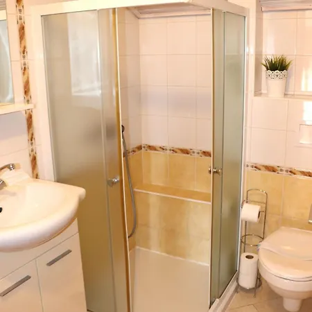 Apartman A 1 With Terrace Garden And Sea View Barbat na Rabu