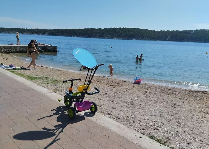 A 1 Apartment With Terrace Garden And Sea View Appartamento Barbat na Rabu