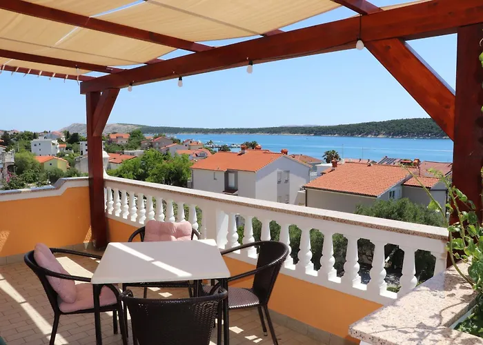Appartamento A 1 Apartment With Terrace Garden And Sea View *