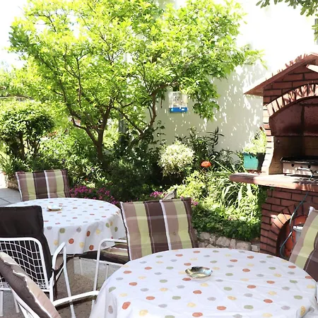 A 1 apt w terrace garden&sea view *