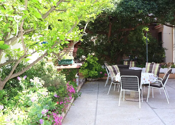 Apartment A 1 apt w terrace garden&sea view Barbat na Rabu